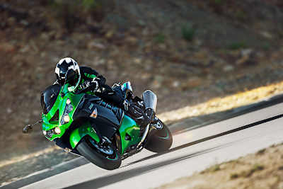 ​ Bald können auch in Deutschland nicht mehr beliebig leistungsstarke Motorrädern auf Führerschein A2-konforme 35 kW gedrosselt werden – Bestandsschutz wird es nur für Deutschland geben