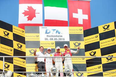 Das Podium nach dem ersten Rennen