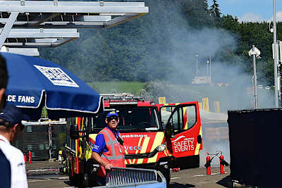 Ca. sechs Stunden nach dem MotoE-Training fing eine Ladestation Feuer