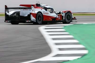 Zeigt der Konkurrenz bei der FIA WEC in Silverstone weiterhin die Rücklichter: Der Toyota TS050 Hybrid