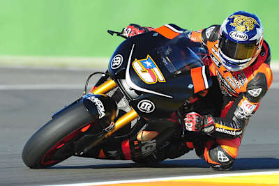 Colin Edwards auf der FTR-Yamaha von Forward beim Test in Valencia
