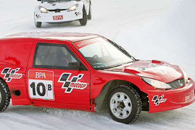 In so einem Peugeot gehen Capirossi und Aoyama an den Start