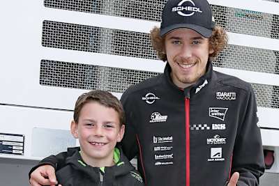 Philipp Öttl (20) mit Lucas Eisenfeld (9)