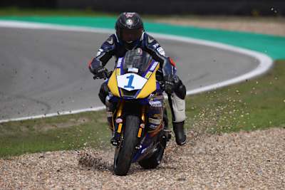 Und ab in den Kies, danach war Schluss für Max Enderlein