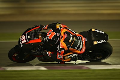 Open-Pilot Aleix Espargaró unter dem Flutlicht von Katar