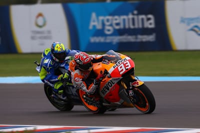 Argentinien-Training Freitagfrüh: Aleix Espargaró hängt sich bei Weltmeister Marc Márquez an