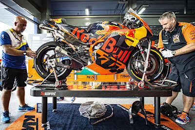 Die aktuelle KTM RC16 von Pol Espargaró beim Thailand-GP