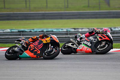 Aleix Espargaró im Duell mit seinem Bruder Pol auf der Red Bull-KTM