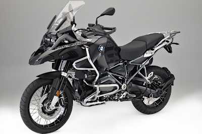 Im dazugestellten Bild ist im Vorderrad angeblich ein Nabenmotor mit 170 PS Systemleistung zu sehen. Es wurde brav publiziert