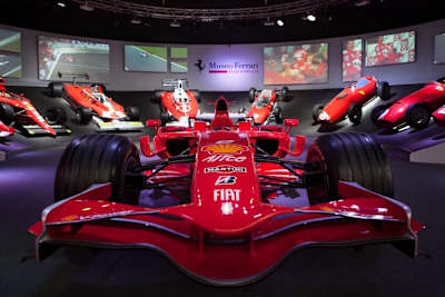Einige Formel-1-Ferrari im Museum von Maranello