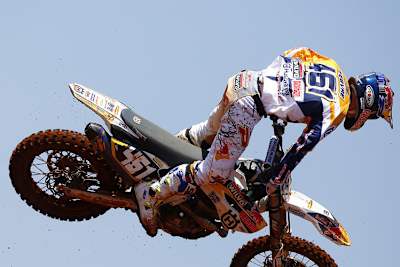 Romain Febvre (Husqvarna) fliegt zu seinem ersten Grand-Prix-Sieg