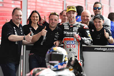 Große Freude für die deutschen Fans: Platz 3 für Jonas Folger und das Team Dynavolt Intact GP