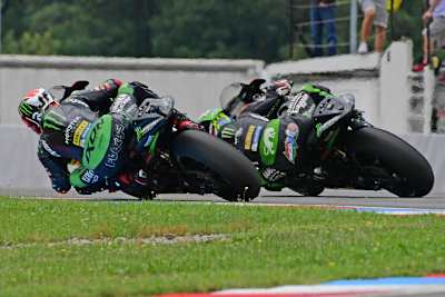 Jonas Folger gegen seinen Tech3-Teamkollegen Johann Zarco