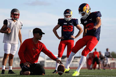 Daniel Ricciardo und Max Verstappen beim American Football