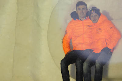 Kein Hinweis mehr auf den bisherigen Sponsor NGM: Loris Baz und Stefan Bradl in Livigno