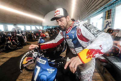 Franz Zorn trainiert fleißig auf seiner KTM