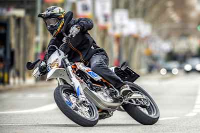 Kein Getriebe und sofort abrufbares maximales Drehmoment; die E-SM ist immer vom Start weg spitze