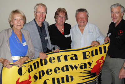 Nigel Boocock (2. v. re.) wurde 77 Jahre alt