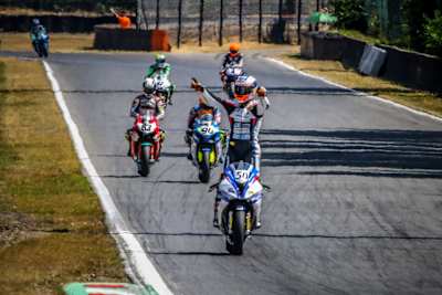 BMW-Pilot ist schnellster in der IDM