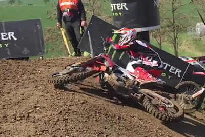 Tim Gajser scrubbt im Talkessel in die Extreme