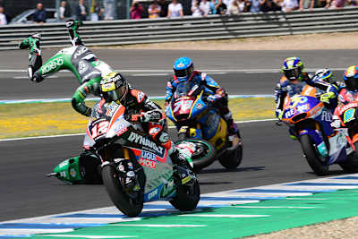 Remy Gardner (in der Luft) war Auslöser des Chaos’