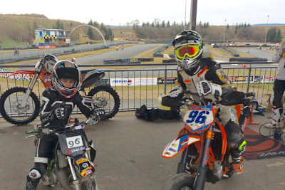 Lennox Lehmann (li.) mit Jonas Geitner beim Training