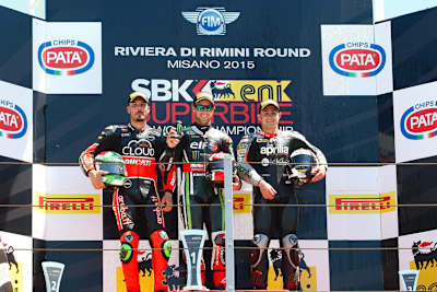 Podest nach Rennen 2: Davide Giugliano, Jonathan Rea und Leon Haslam (v.l.)