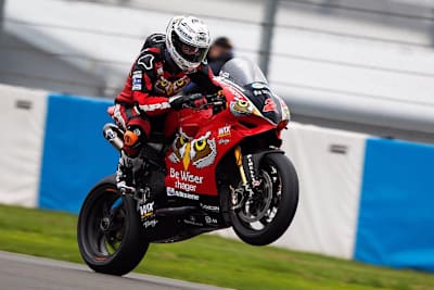 Glenn Irwin feierte in Silverstone seinen ersten Sieg in der BSB