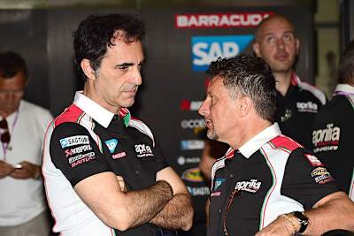 Aprilia-Renndirektor Romano Albesiano mit Teamchef Fausto Gresini
