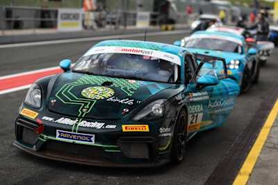 Die beiden Porsche 718 Cayman GT4 von Allied-Racing