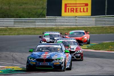 In Oschersleben ganz vorne: Der BMW M4 GT4 von RN Vision STS