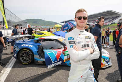 Marvin Kirchhöfer vor der Callaway Corvette C7 GT3-R