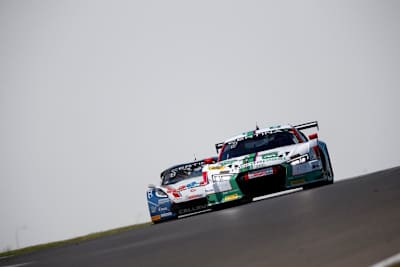 Enger Zweikampf zwischen Audi R8 LMS (re.) und Corvette C7 GT3-R