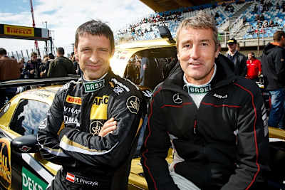 Ex-DTM-Meister Bernd Schneider (re.) mit Teamkollege  Hari Proczyk