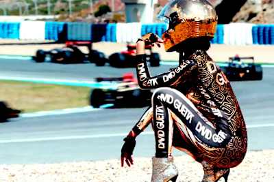 Sie hat die Gegner scharf im Auge