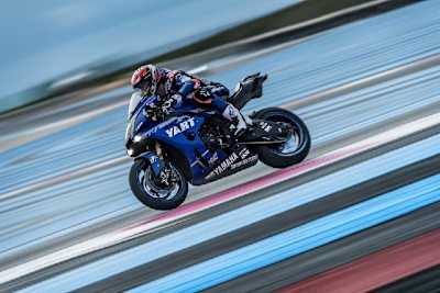 Loris Baz in Le Castellet gestürzt