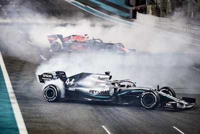 Lewis Hamilton kämpfte sich auf seinen alten Reifen ins Ziel