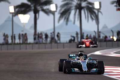 Was war mit dem Heckflügel von Lewis Hamiltons Wagen los?