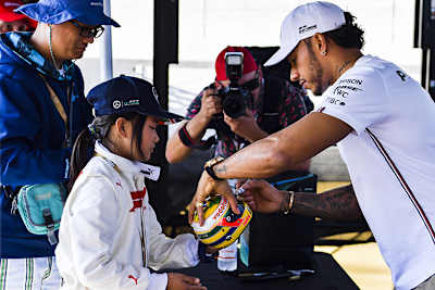 Lewis Hamilton ist ganz entspannt