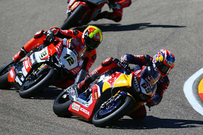 Zu Rennbeginn lag Nicky Hayden vor Javier Fores – der Spanier wurde Sechster