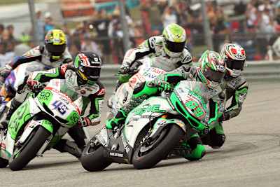 Die Open-Honda von Hayden (69), Redding (45) sowie Aoyama und Abraham (beide verdeckt)