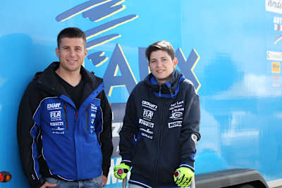 Sarah Heide borgt Rafael Neuner ihre Suzuki