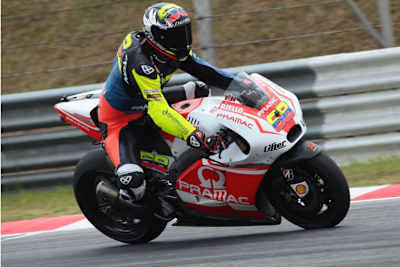 Yonny Hernandez auf seiner Ducati GP14.2 in Sepang