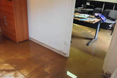 Das Hochwasser überflutete sogar die Büroräume