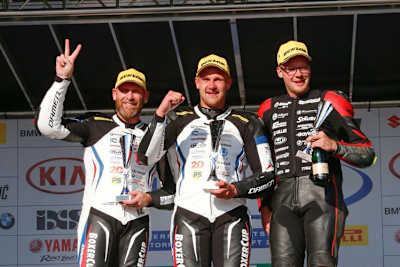 Höfer zwei mal in der Mitte