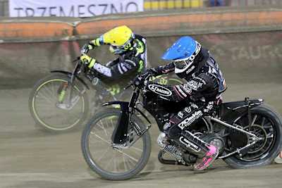 Kai Huckenbeck (blau) kommt als Gesamtdritter nach Güstrow