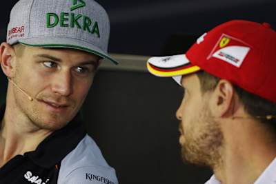Nico Hülkenberg mit Ferrari-Fahrer Sebastian Vettel
