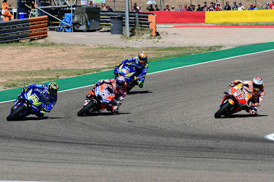 Andrea Dovizioso im Fight gegen Márquez, Iannone und Rins