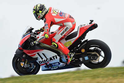 Andrea Iannone auf der Ducati GP15
