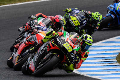 Andrea Iannone im Rennen vor Márquez, Viñales, Aleix Espargaró, Rossi und Rins